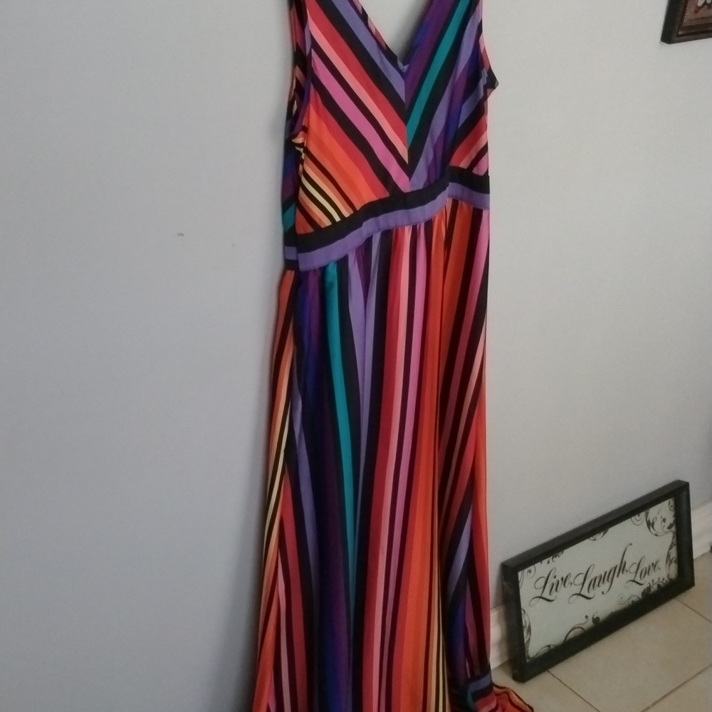 WORTHINGTON DRESS ๐ - Picture 1 of 17